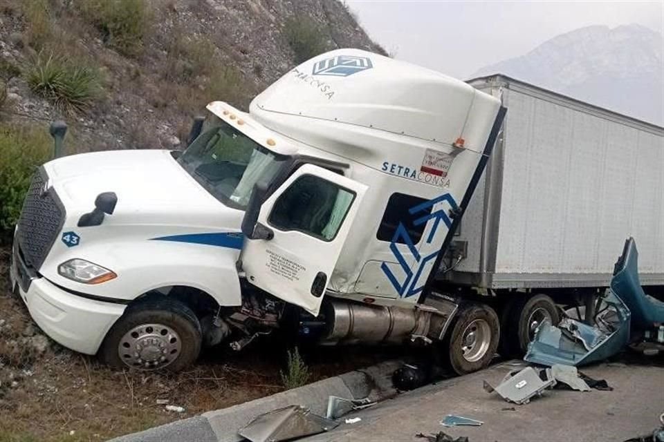 El accidente fue reportado alrededor de las 9:00 horas en el kilómetro 68 de la autopista.