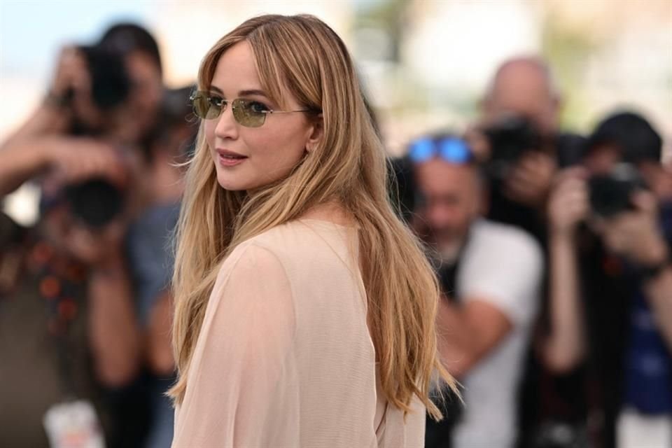 Jennifer Lawrence sorprendió al público de Cannes con su actuación en el filme 'Die, My Love', donde mezcla maternidad y locura.
