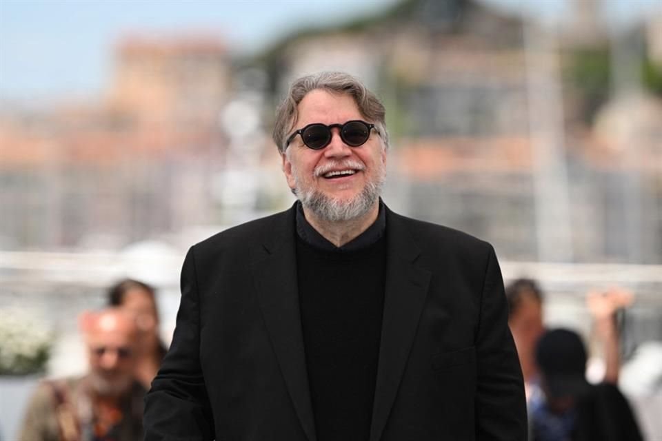 Ante el arte como algo objetivo y distante, el director mexicano Guillermo del Toro defendió este domingo en Cannes que la emoción es 'el nuevo punk'.