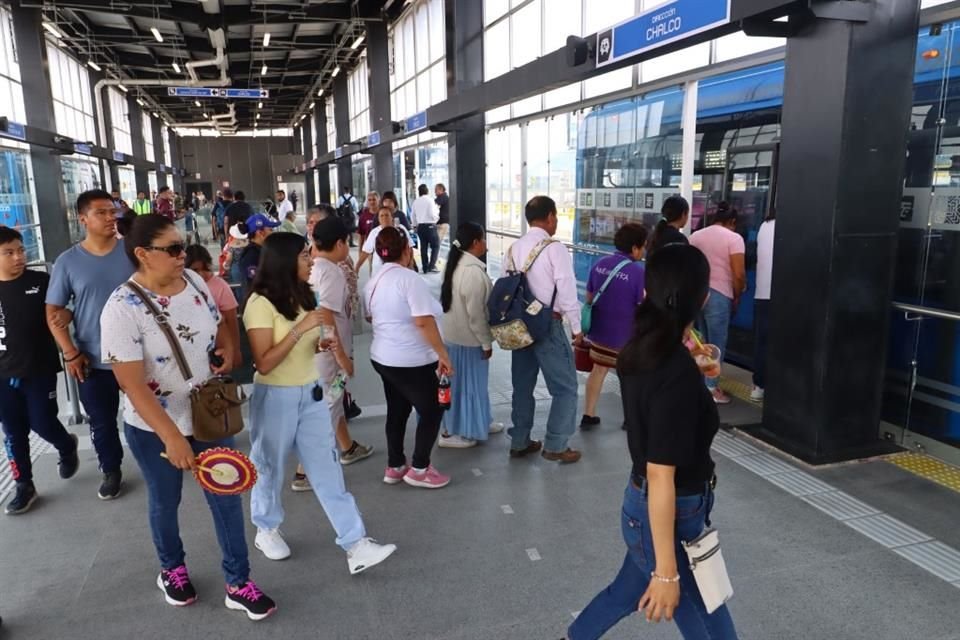Ayer fue el primer día de operación de esta red de transporte, a una semana de que iniciaran las pruebas operativas.