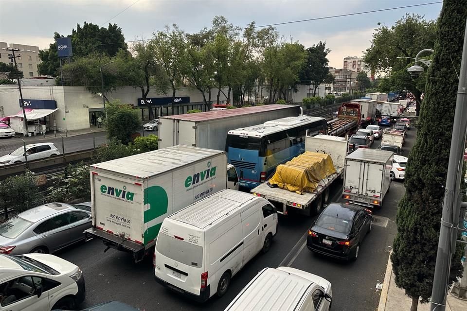La manifestación se realizó  afuera del Metro Chabacano.