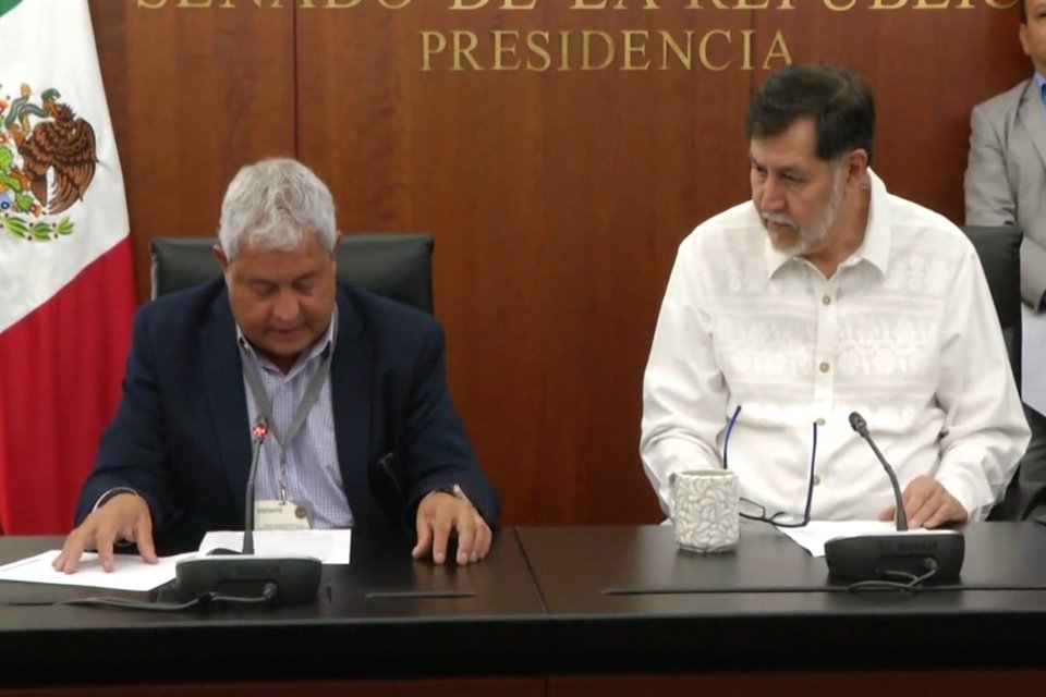 El abogado Carlos Velázquez se disculpó por ofender y supuestamente 'agredir físicamente' al ahora Presidente de la Cámara alta.
