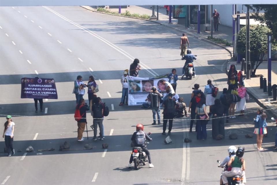 Esto en reclamo de la cancelación de una jornada de búsqueda que se tenía prevista en la zona del Ajusco.