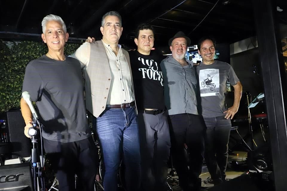 Gerardo Álvarez, Marcos de la Maza, Jorge Garza, Tacho Cantú y Paco Elizondo, del grupo 'Los Folks'