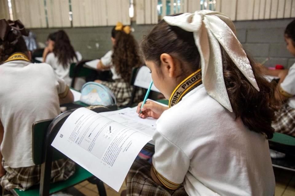 En total, casi 248 mil alumnos de escuelas públicas y privadas son evaluados.