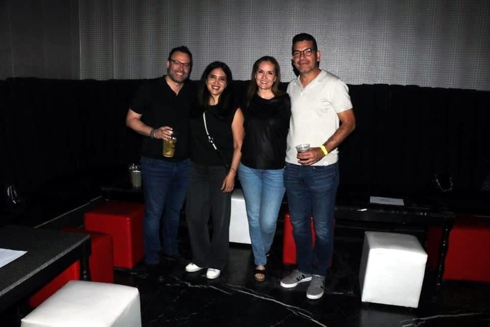 José Luis García, Eliette Sahagún de García, Fernanda Roiz y Roger Rodríguez