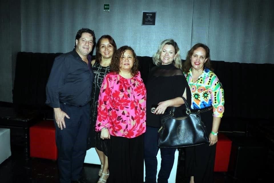 George Bass, Blanca de la Mora, Gabriela García, Silvia Rivera y Sandra Marroquín