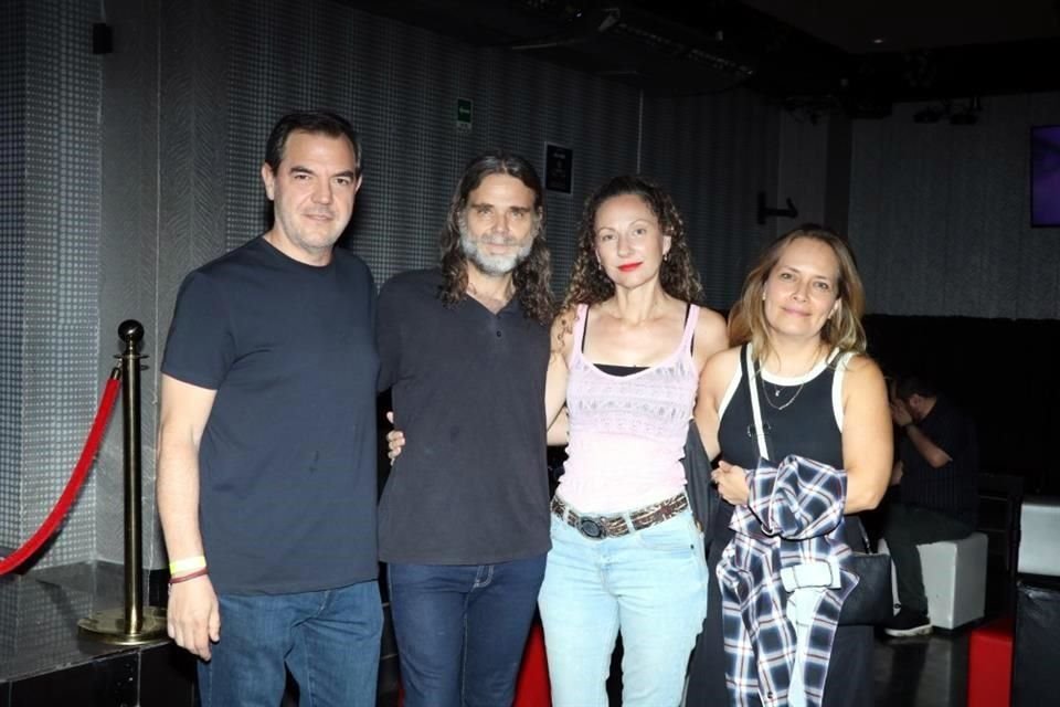 Alfonso Carrión, Daniel Guzmán , Giovanna Roso de Guzmán y Cynthia Robles de Carrión