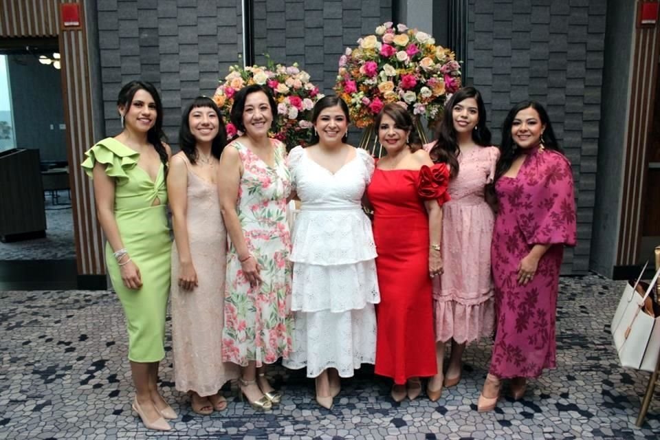 Cynthia Gutiérrez, Daniela Gutiérrez, Norma Quintana, Fabiola López, María del Carmen García, Shania López y Mónica López