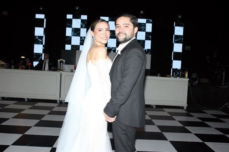 Alejandra De la Cruz Salinas y Daniel González Jáuregui