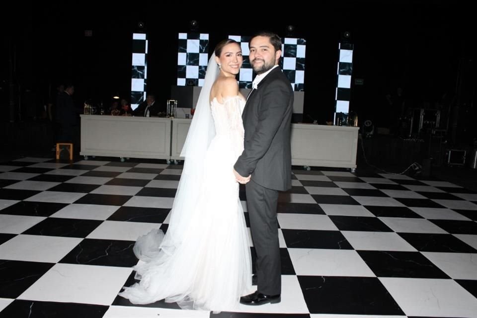 Alejandra De la Cruz Salinas y Daniel González Jáuregui
