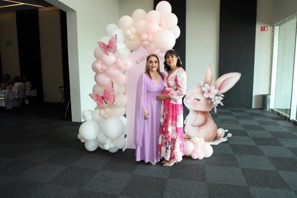 Marcela Ramírez de Gil y Carmen Canales de Rojas