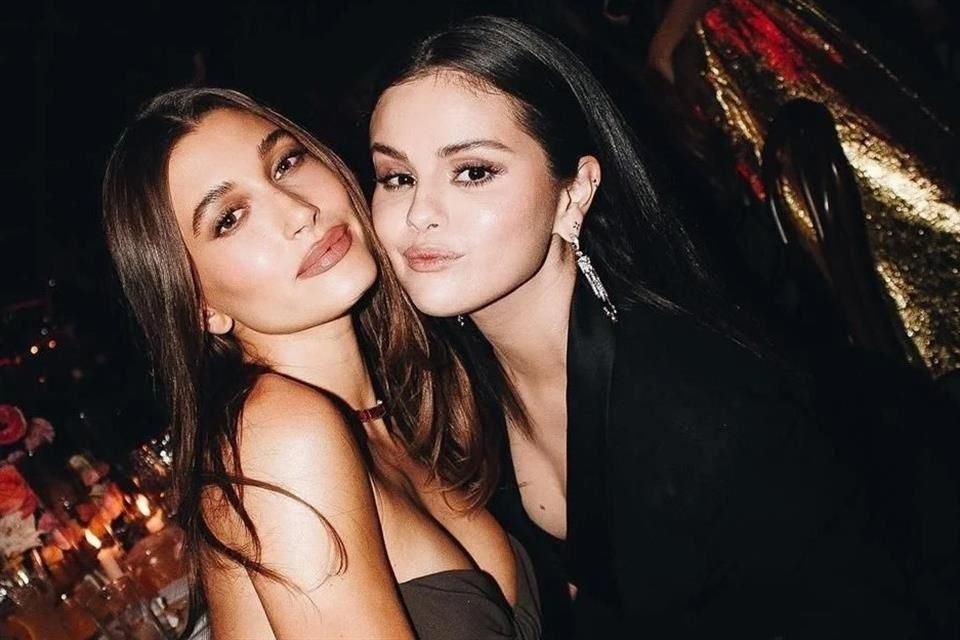 Selena Gomez apoyó sutilmente a Hailey Bieber con un 'me gusta' y mensaje motivacional tras mensaje de Justin sobre portada de Vogue.