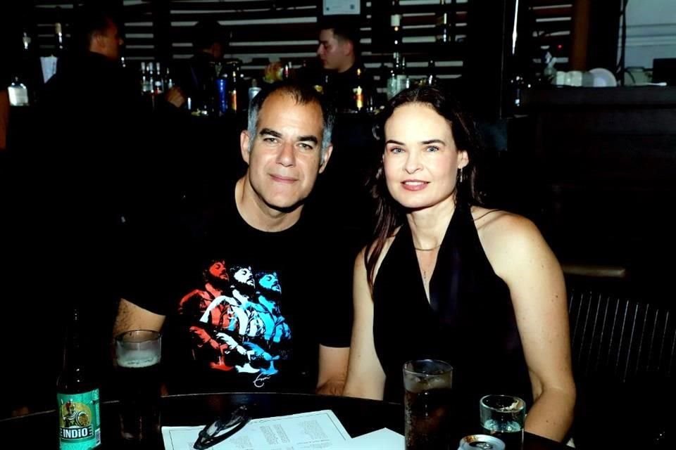 Carlos Islas y Cynthia Garza