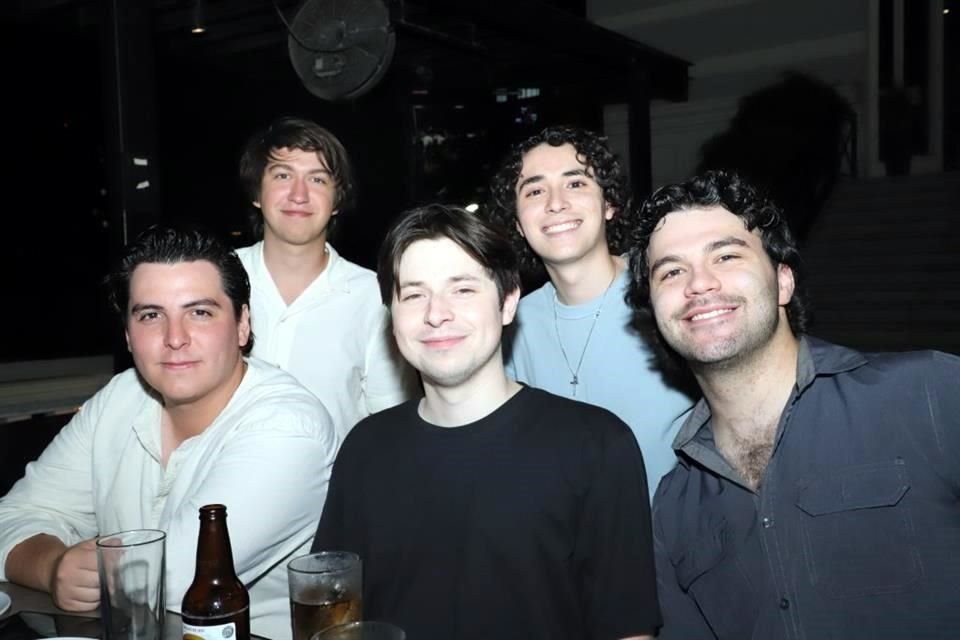 Ricardo Jasso, David Sánchez, Santiago Álvarez, Ascencio Carrión y Miguel Marroquín