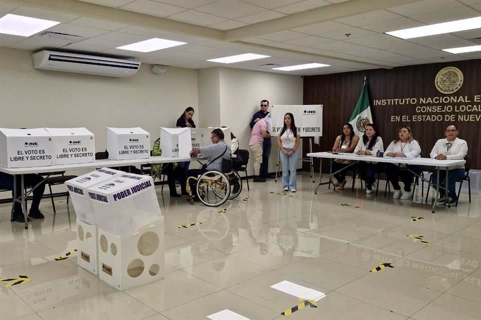Los cargos a elegir se distribuyeron en equidad, pero para que la paridad impere hasta el final, el INE definió criterios para el reparto de las posiciones.