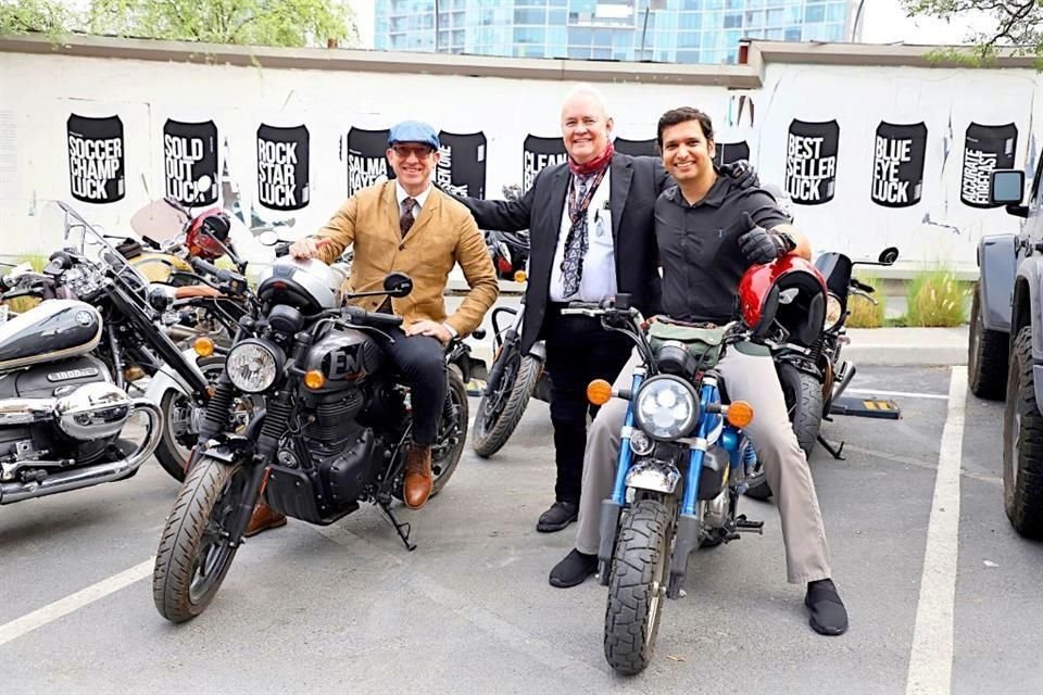 Edgar Rodríguez, Javier Reyes y Bhushan Gachake