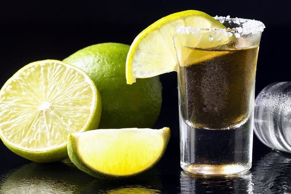 California produjo unas 3 mil 750 botellas de licor de agave en 2024.