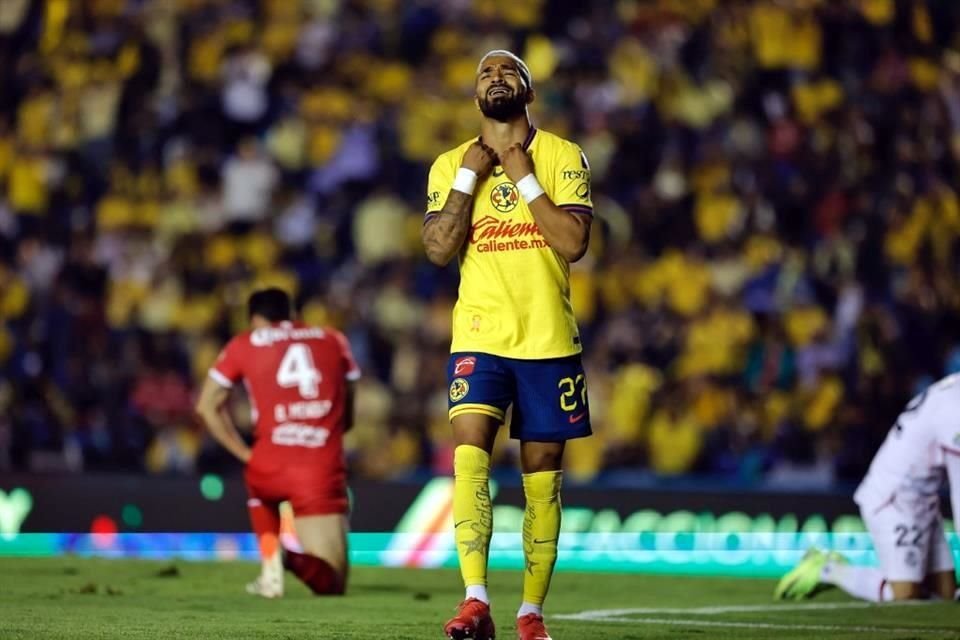 Rodrigo Aguirre entró en el complemento y tuvo una clara, pero su remate salió sin dirección de arco.