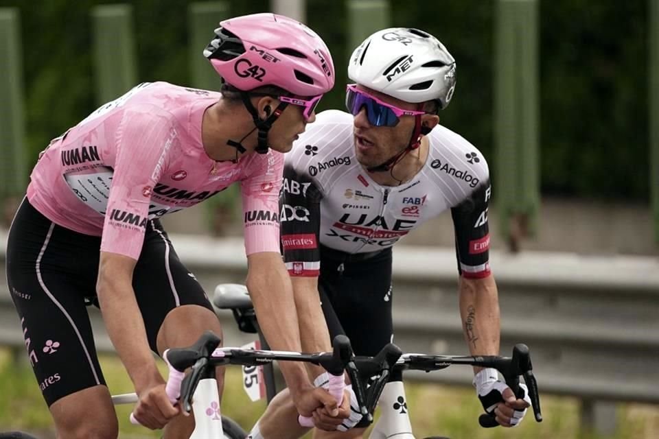 Isaac del Toro hace soñar el pueblo mexicano con su gran actuación en el Giro.