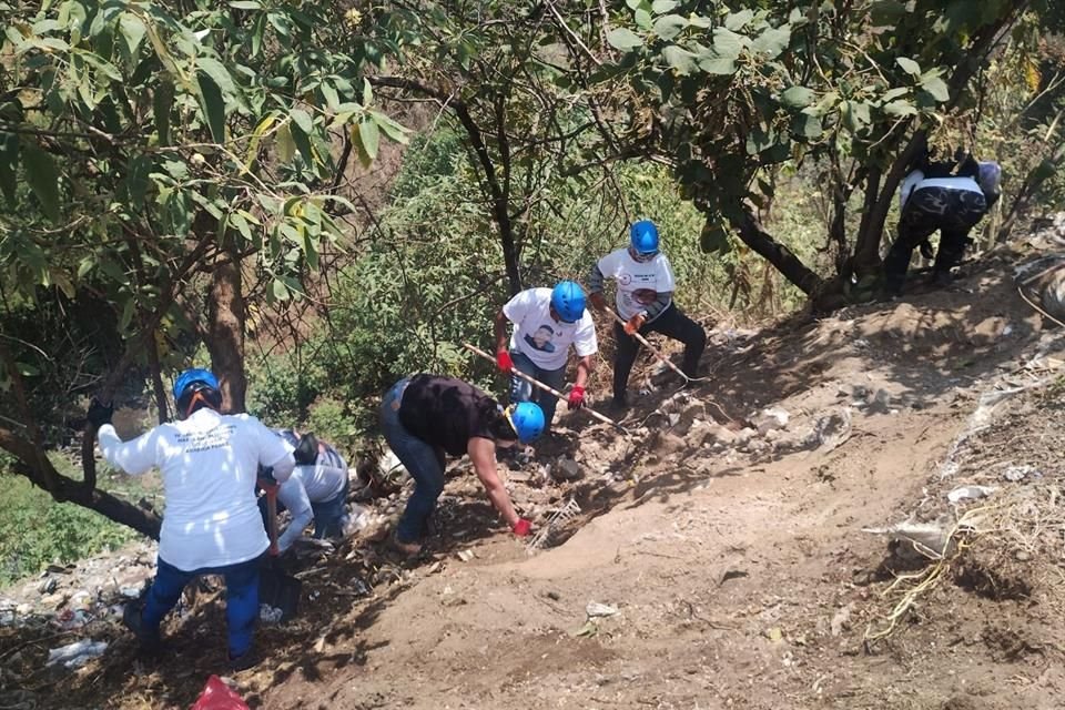 El hallazgo de restos óseos en años anteriores llevó a activistas a realizar labores de búsqueda en barrancas, pese a la dificultad del terreno. 