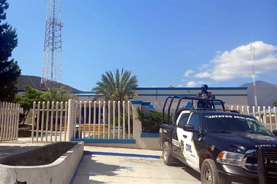 La pequeña fue trasladada al Hospital General de Galeana para recibir que pediatras valoraran su situación.