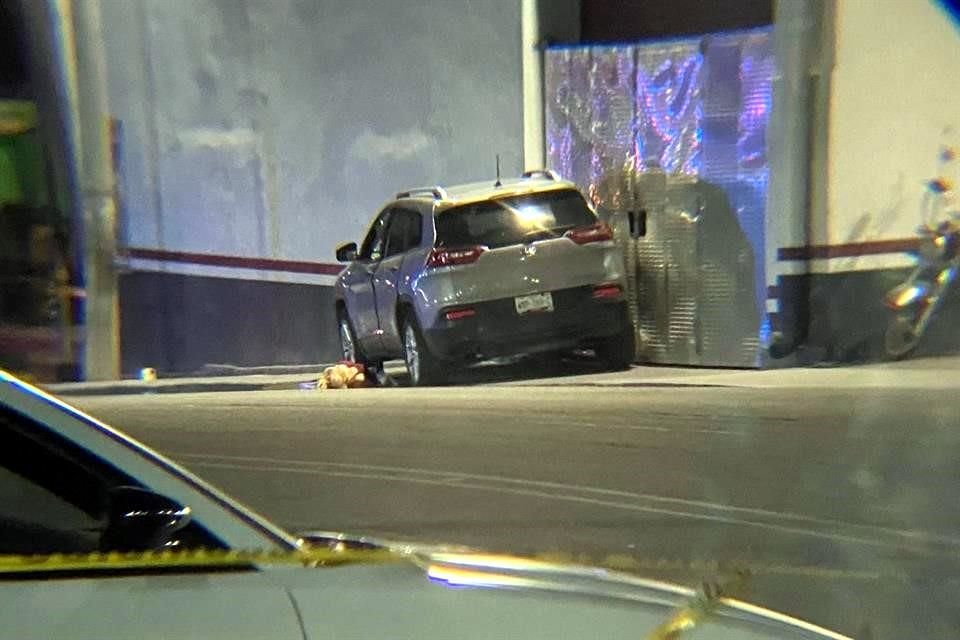 El crimen se reportó alrededor de las 18:20 horas, en la mencionada avenida, entre las calles Terán y Cadereyta, en la Colonia Topo Chico.