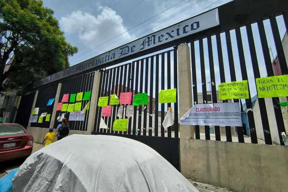 Mientras el Gobierno capitalino busca instalar un albergue, vecinos piden que se habilite un espacio comunitario. 