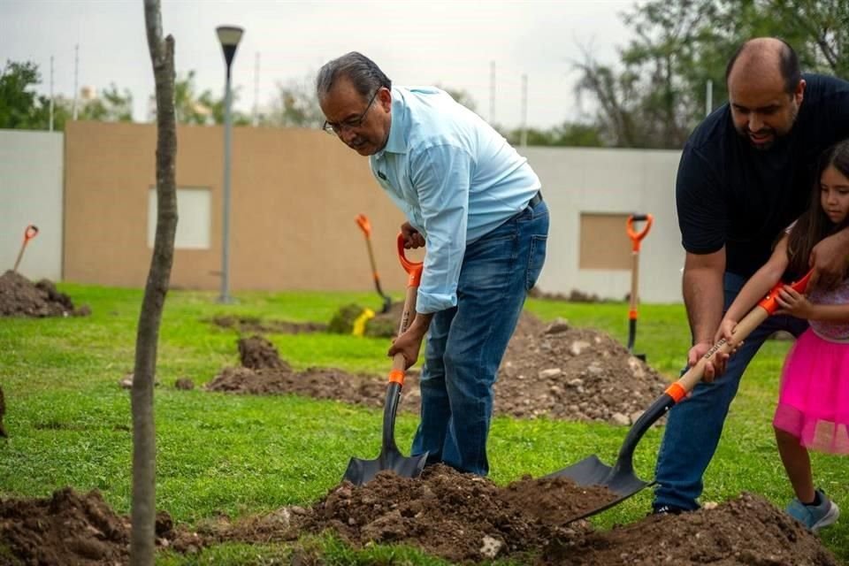 Andrés Mijes, Alcalde municipal, explicó que esta estrategia tiene como objetivo dotar de más sombra, oxígeno y espacios de convivencia