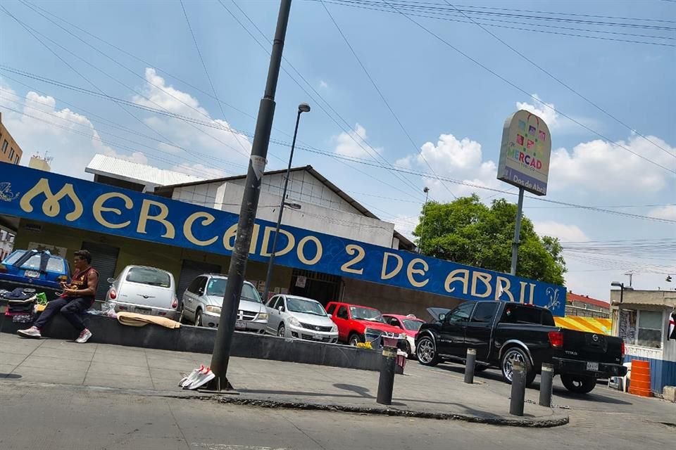 Locatarios y vecinos aseguran que en el mercado de la Colonia Guerrero existe un abandono generalizado.