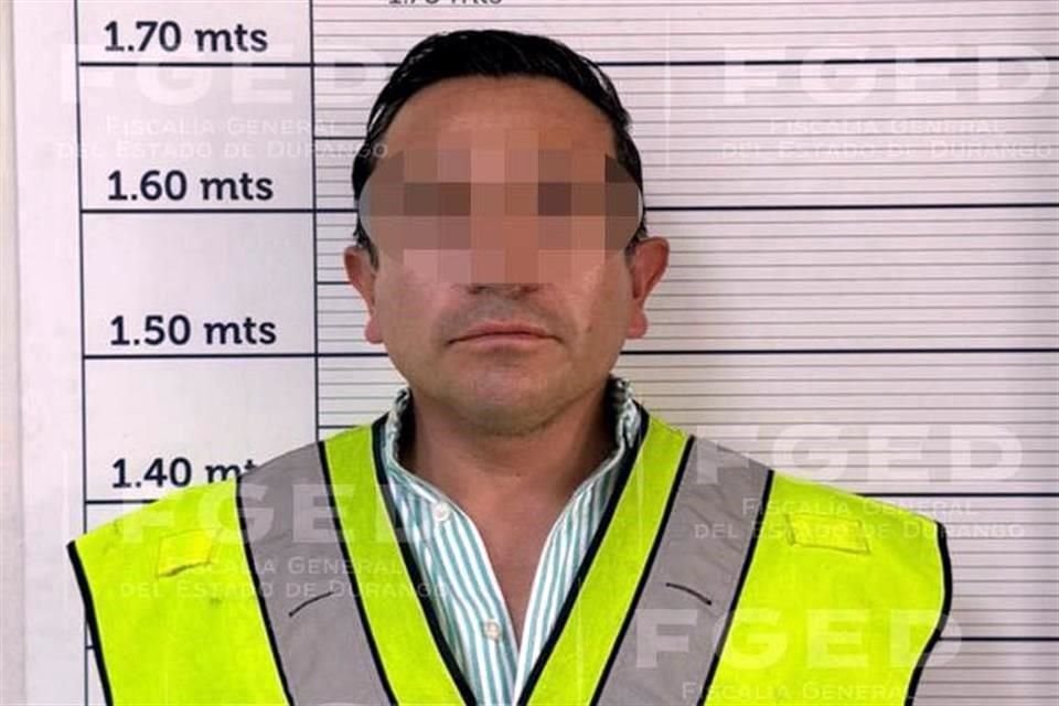 Un supuesto empleado del Gobierno de Hidalgo fue detenido en un vehículo oficial por calles de Durango.