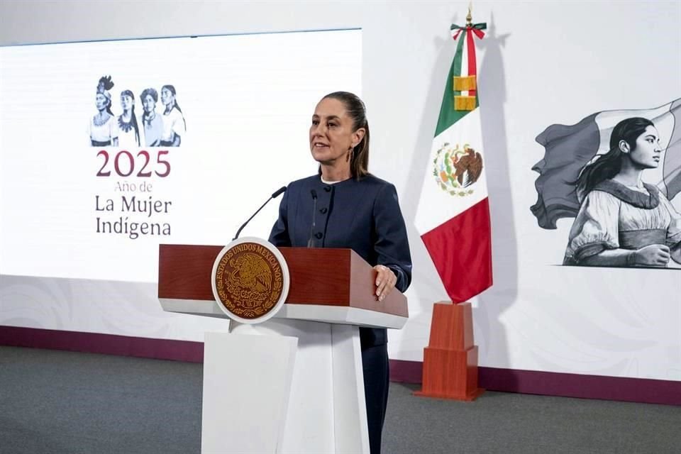 La Presidenta Sheinbaum en su conferencia de este lunes en Palacio Nacional.