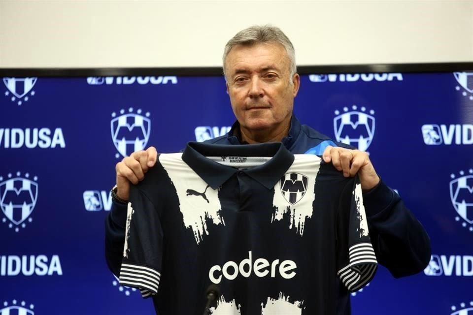 Domenec Torrent dejó en claro lo que le falta a Rayados en su presentación como nuevo DT.