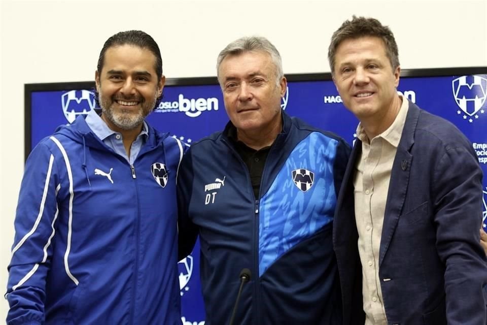 Torrent fue presentado por Héctor Lara, director deportivo de Rayados, y José Antonio Noriega, presidente deportivo del club.