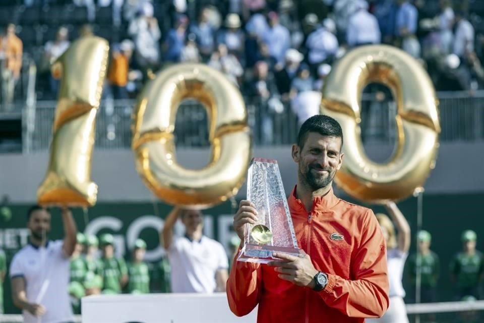 Djokovic llega a París tras haberse coronado en Ginebra. Fue su título número 100 de su carrera.