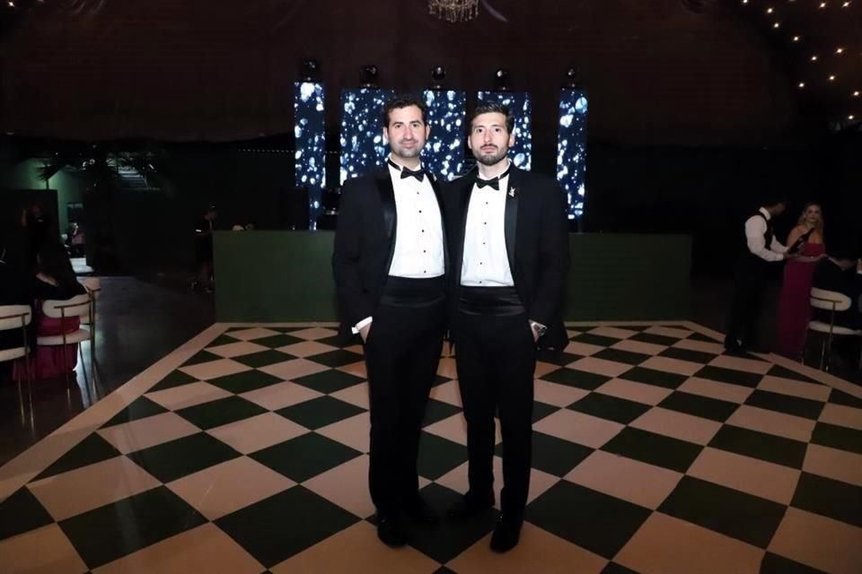Santiago Garza y Carlos Garza