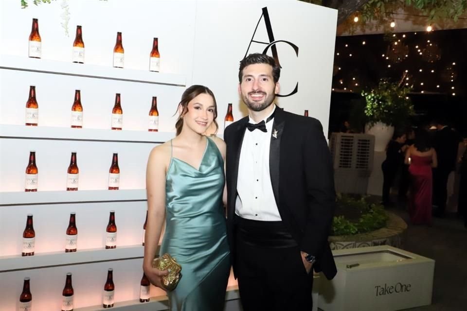 María Rodríguez y Carlos Garza