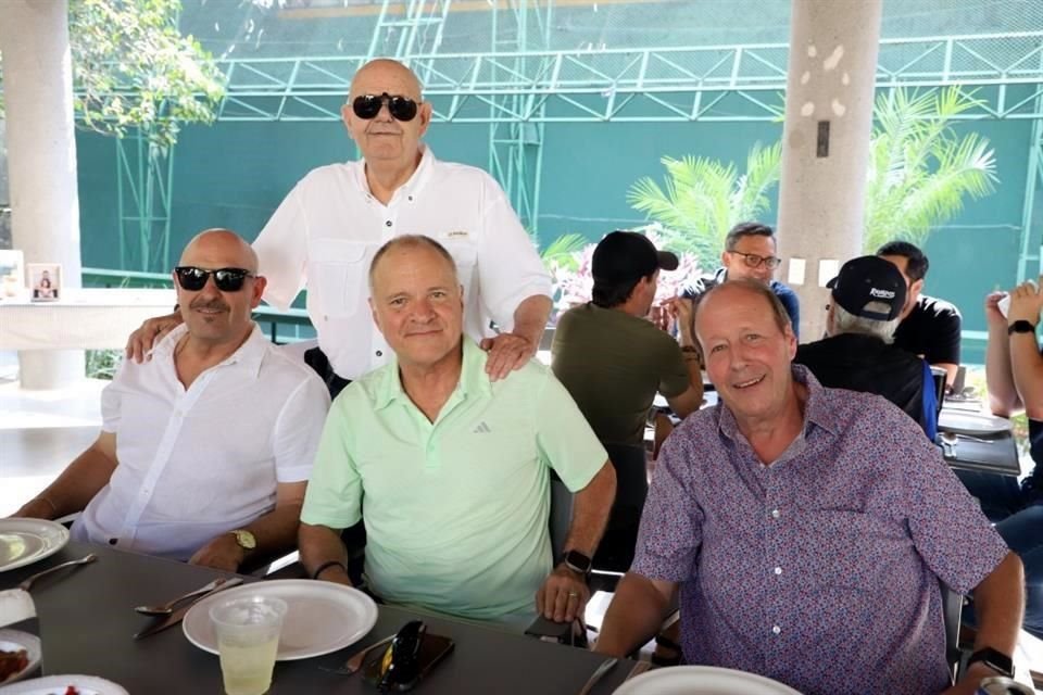 Ricardo Guerra, Fernando Guerra, Enrique Villanueva y Carlos Argüelles