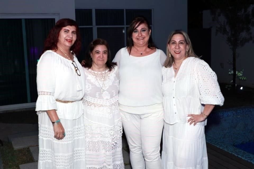 Vianey Valenzuela, Sandra Martínez, Adriana Sepúlveda y Angélica Cuesta