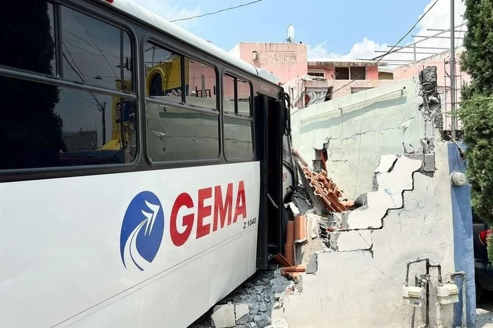 El accidente fue reportado a las 13:53 horas .