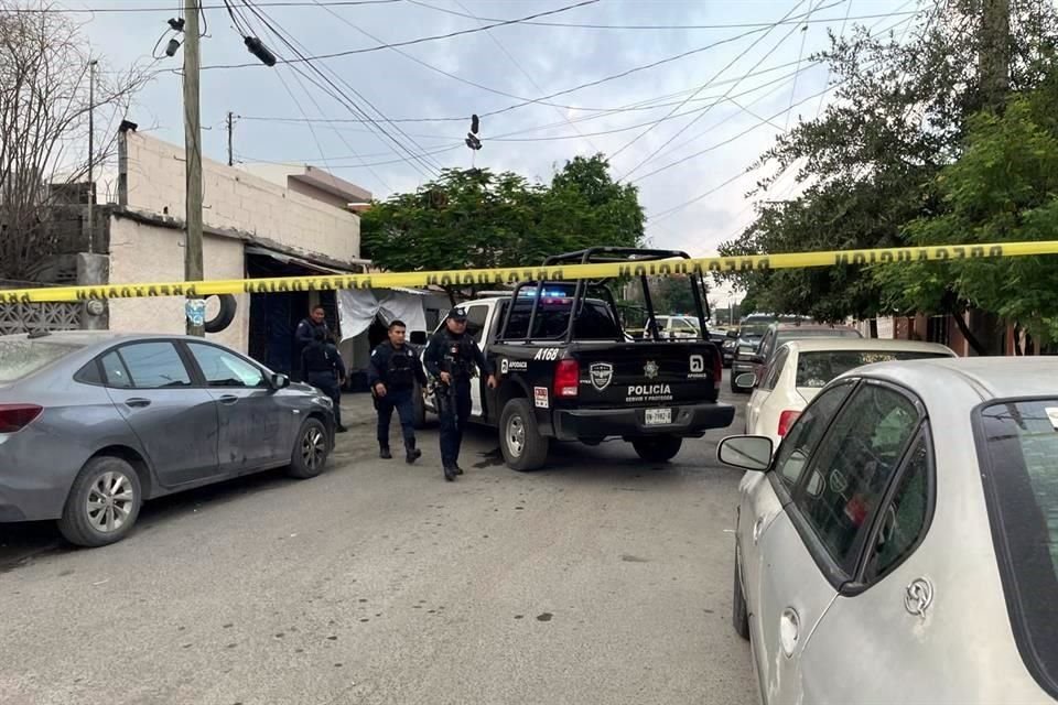 Policías acudieron al cruce de Río Hudson y Río Madeira de la Col. Pueblo Nuevo donde fue la ejecución.
