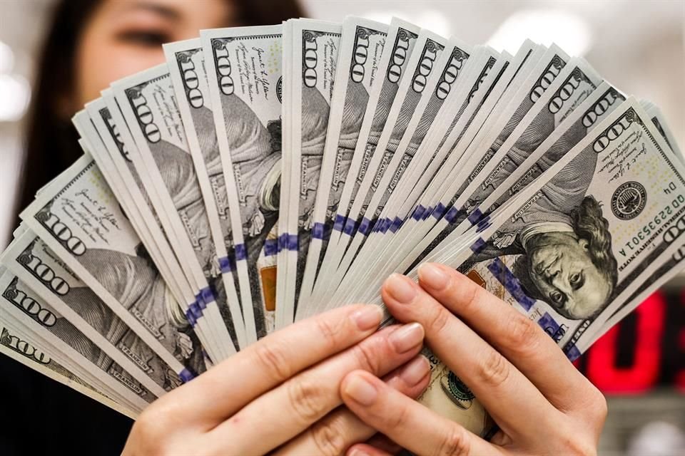México registró 121 fusiones y adquisiciones en el primer semestre del año, con un capital movilizado de 6 mil 823 millones de dólares. 