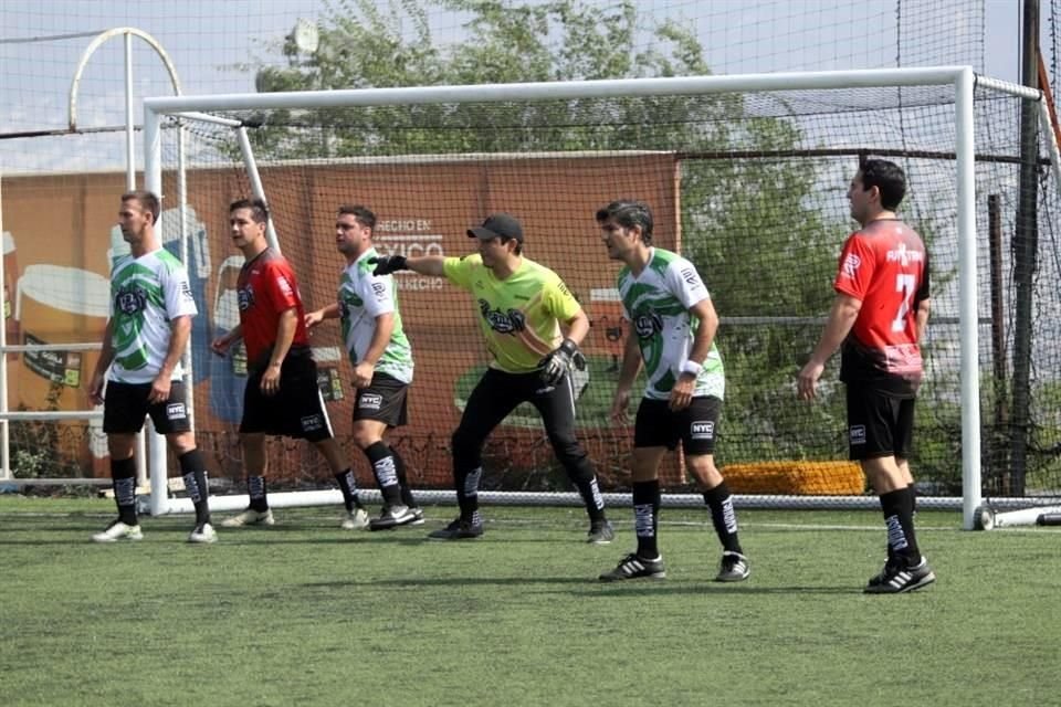 Daniel Martínez, portero del AIM Negro