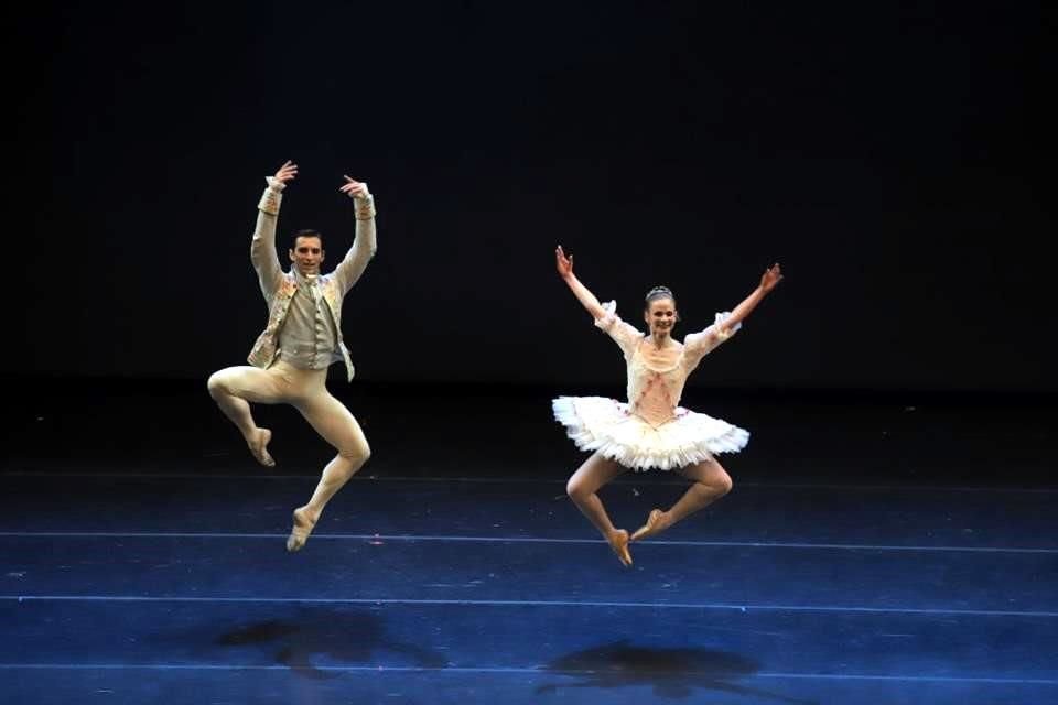 Como es costumbre en la Gala Elisa y Amigos participaron estrellas de la Ópera de París y el New York City Ballet.