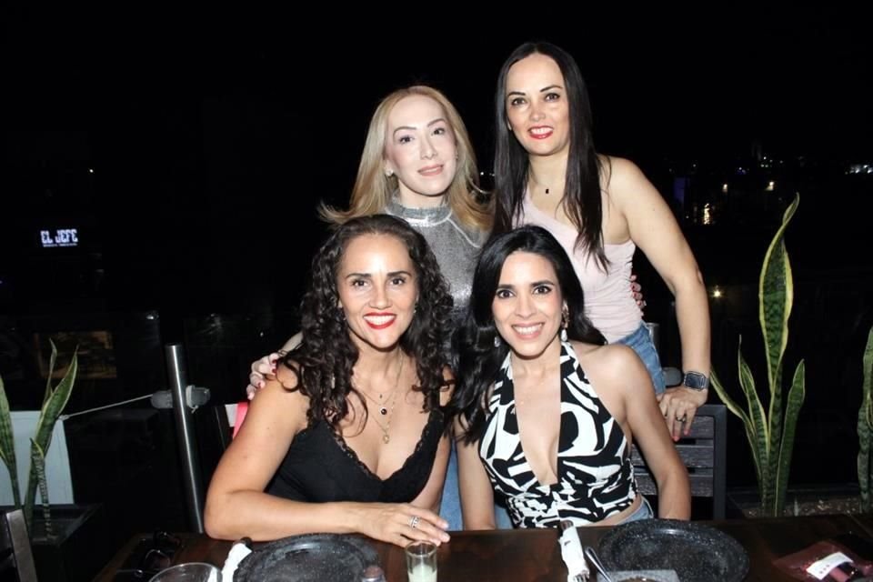 Cynthia Garza Ochoa, Isela Leal de Martínez, Brenda Reyes y Ana Torruco