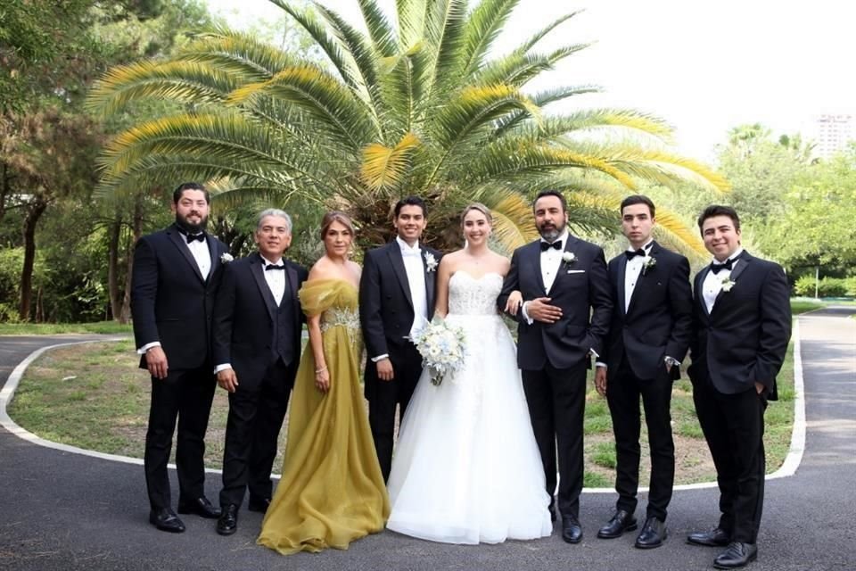 Roberto Novoa Saldívar, Roberto Novoa Cedillo, María Esther Saldívar Parás, Raúl Novoa Saldívar, Fernanda Valderrama Pinto, Rodolfo Alfredo Valderrama Garza, Andrés Emiliano Valderrama Pinto y Rodolfo