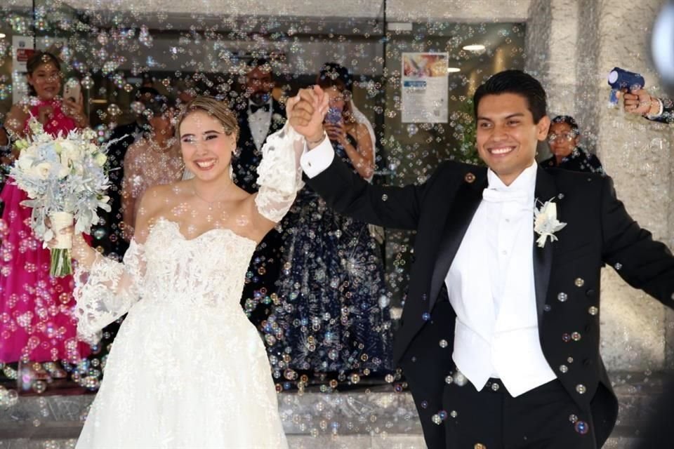 Fernanda Valderrama Pinto y Raúl Novoa Saldívar