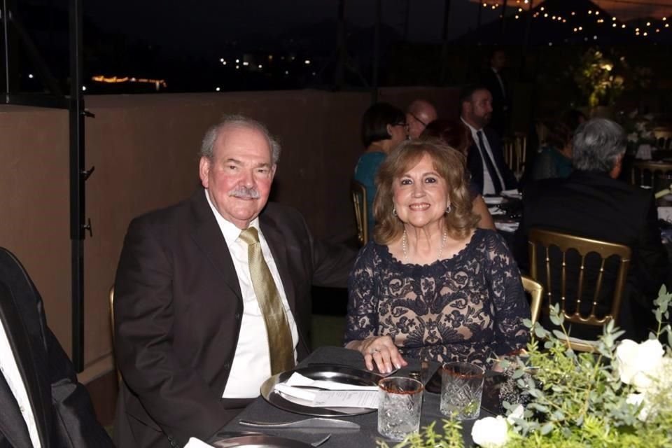 Aarón Cantú Garza y María Cristina de Cantú
