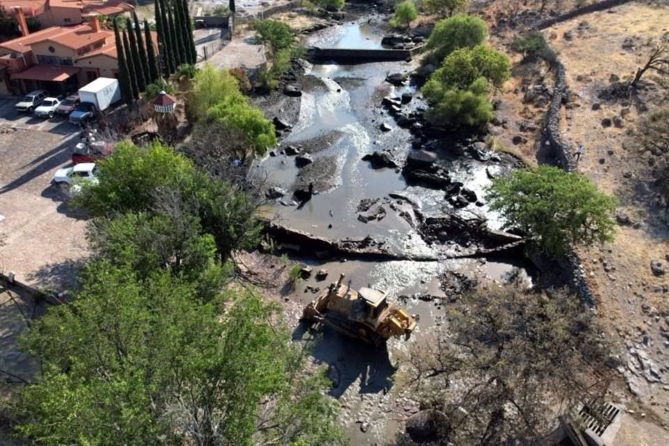 Durante la conferencia matutina de la Presidenta Claudia Sheinbaum, la Conagua informó que detectó una presa y cinco represas en un rancho del ex Gobernador.