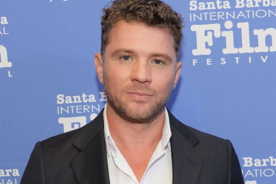 Ryan Phillippe está siendo demandando por una mujer que alega que su cabello se quemó en un restaurante del cual el actor es inversionista.